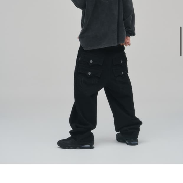 트루릴리젼 더블포켓 와이드 블랙 데님 팝니다