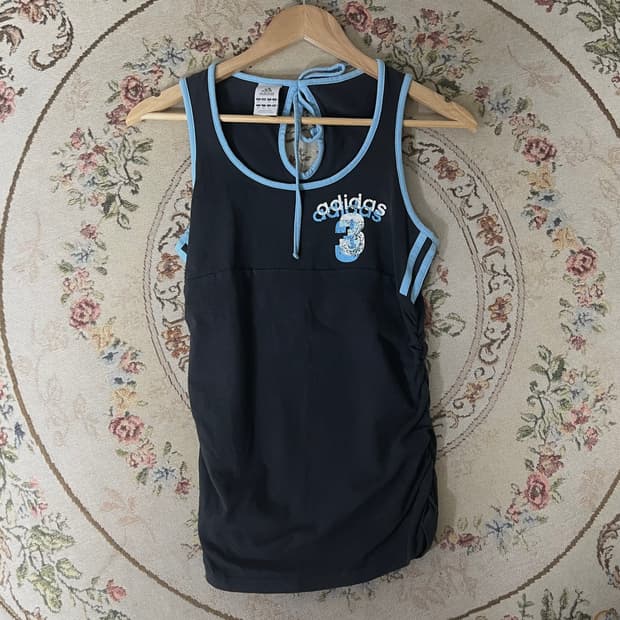 아디다스 민소매 티셔츠