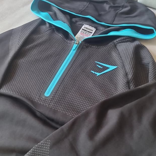 짐샤크 gymshark 오닉스 v5 후드 XS