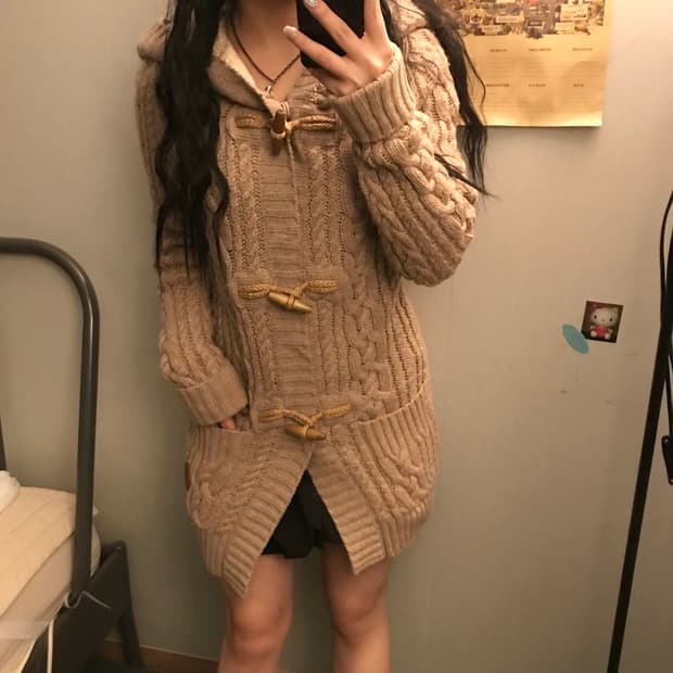 티니위니 대대장  떡볶이 꽈배기 후드가디건