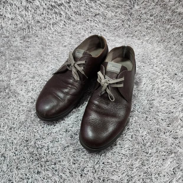 페라가모 스니커즈 7.5