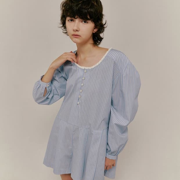 오버듀플레어 stripe lace jumpsuite