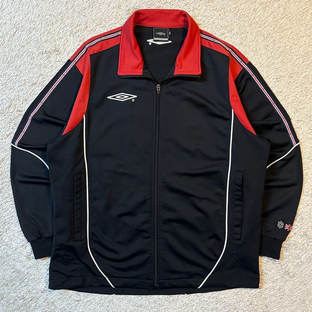 엄브로 잉글랜드 사이드라인 배색 트랙탑 져지 블랙 레드