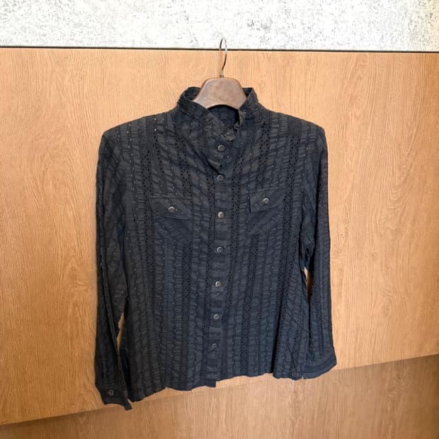 빈티지 하이넥 펀칭 레이스 블라우스 스트라이프 배색 디테일 블랙