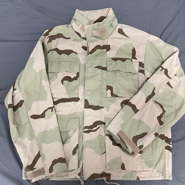 스투시 25SS M65 자켓 샌드카모