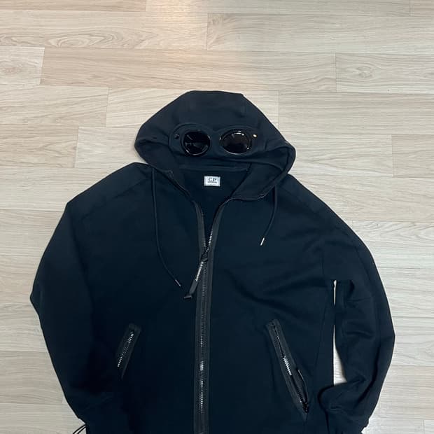 C.P. Company 씨피컴퍼니 후드집업