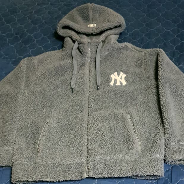 MLB 후드 양키스 덤블 후리스 점퍼 차콜 (L)