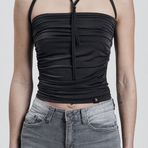 시너진 스트랩 셔링 탑 차콜