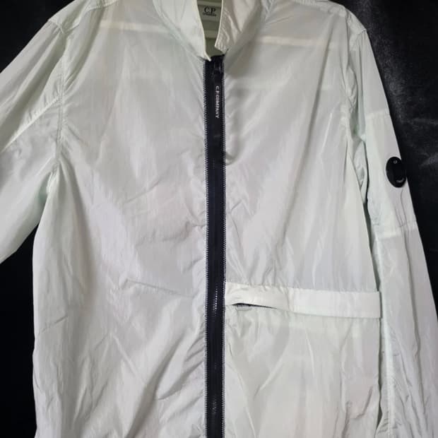 cp컴퍼니 가먼트 다잉 나일론 자켓
