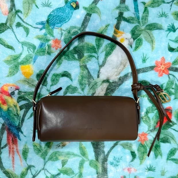 LOUIS QUATORZE LECLAT SHOULDER(레끌라 숄더백)