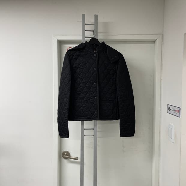 버버리 후드 퀄팅 자켓 블랙 8(W)