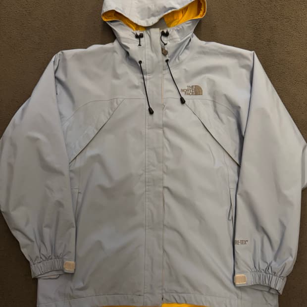 노스페이스 고어텍스 스카이블루 대장급 바람막이 처분 