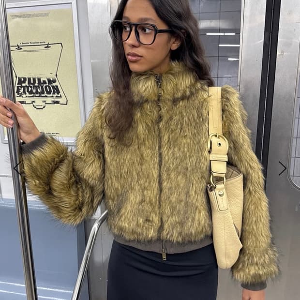 블랙업 하이넥 퍼자켓