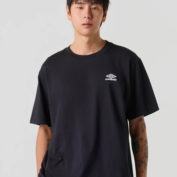 엄브로 기본 반팔티 110