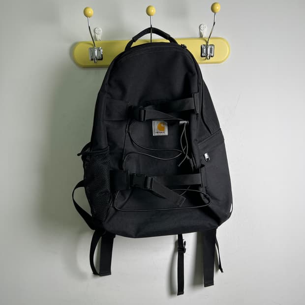 칼하트 wip 킥플립 백팩