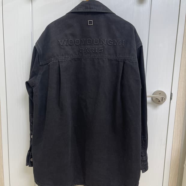 우영미 코튼 백로고 셔츠 블랙 46사이즈