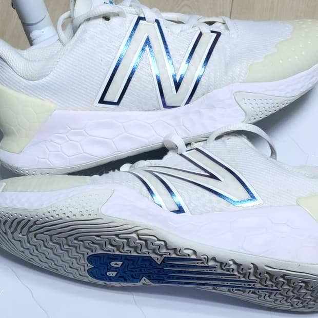 뉴발란스 프레쉬폼 LAV 테니스화 235mm
