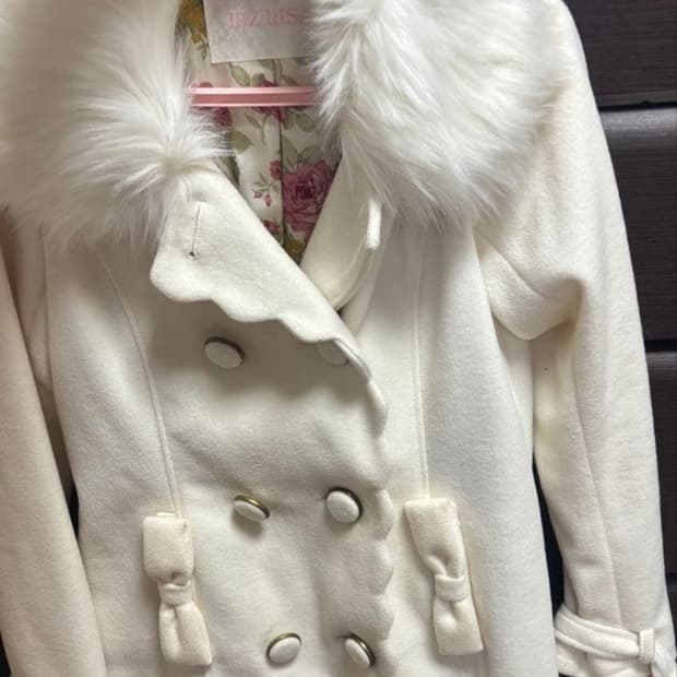 리즈리사 리즈멜로깔 프릴 퍼코트 