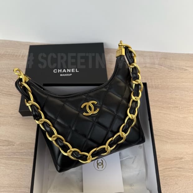  샤넬뷰티 골드체인 퀄팅 호보백 VIP 리미티드