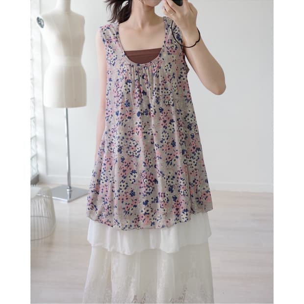  Illignon ash beige floral layered top