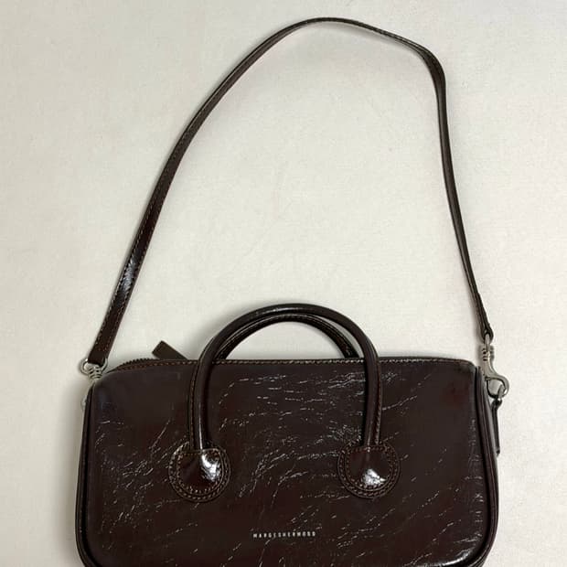 마지셔우드 지퍼 스몰백 브라운