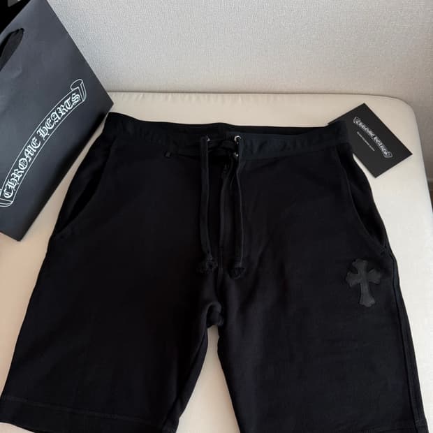 크롬하츠 크로스 레더 패치 스웨트쇼츠 블랙