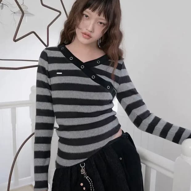 허그유어스킨 스트라이프 브이넥 니트 탑 (그레이 블랙)