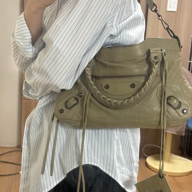 발렌시아가 모터백 시티백