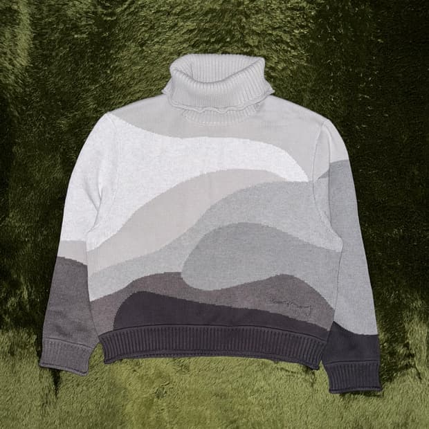 [XL] 하우스 오브 써니 웨이브 엠브로더리 로고 하이넥 니트