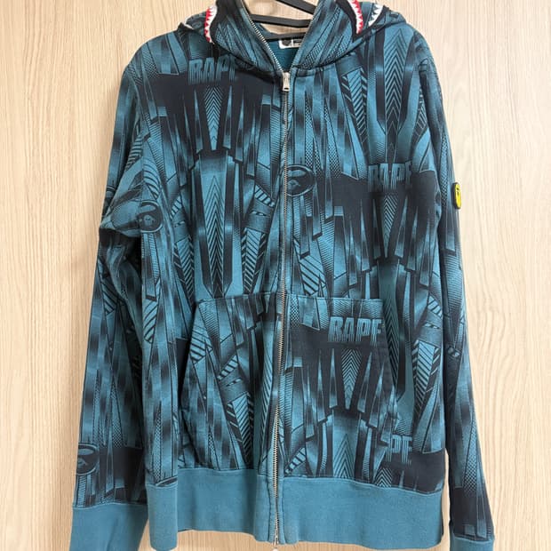 베이프 후드집업 M사이즈