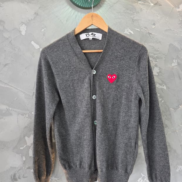 꼼데가르송 플레이 라인의 그레이 가디건  M