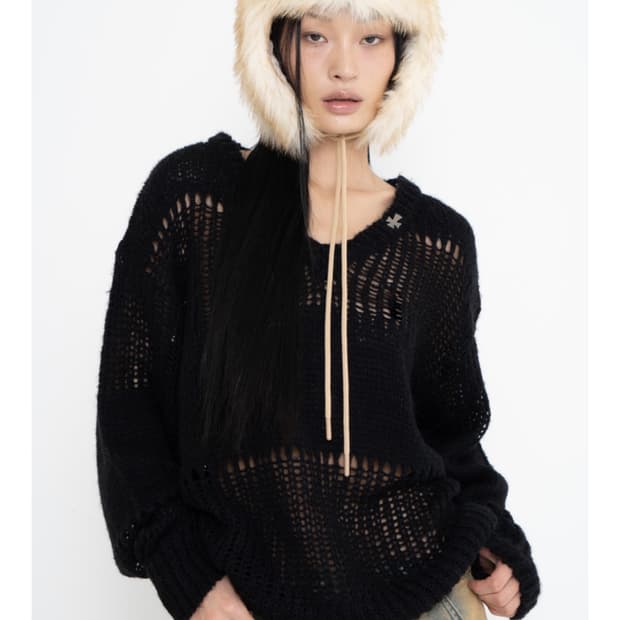 2000아카이브스 벨라 브이넥 니트 블랙