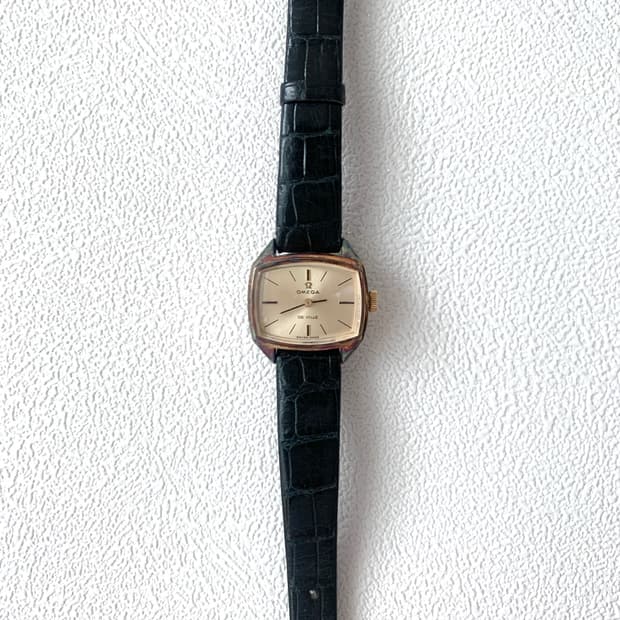 vintage De vile Manual watch