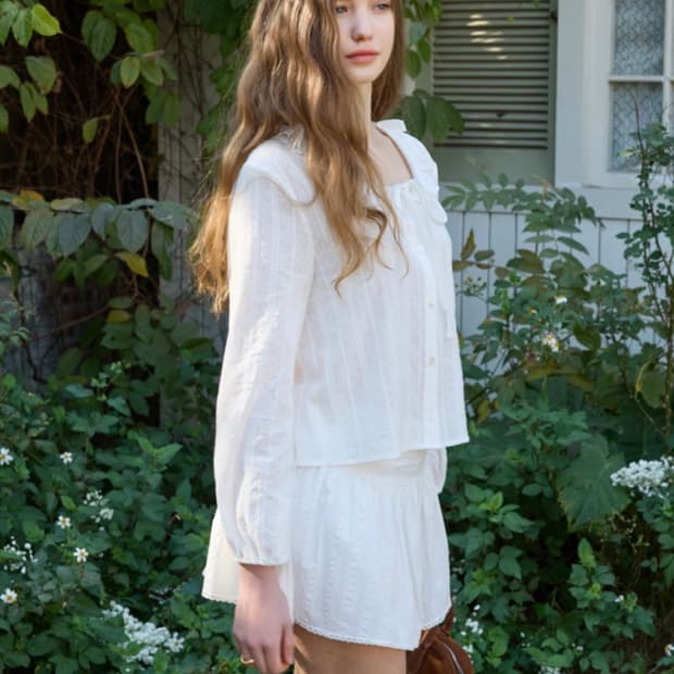 레터프롬문 클레어 리본 러플 블라우스