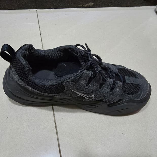 나이키 테크 헤라 235