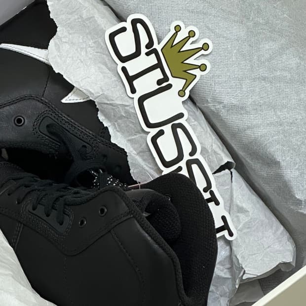 나이키 x 스투시 에어 발토로 블랙 앤 화이트