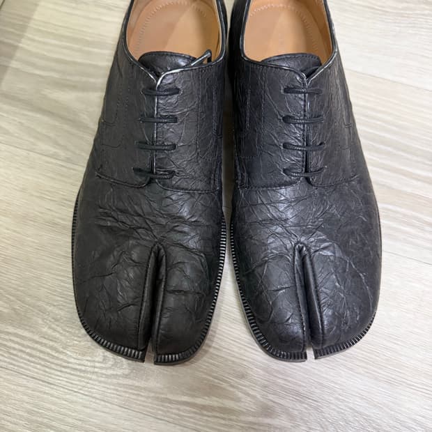 마르지엘라 페이퍼 이펙트 타비 더비 슈즈