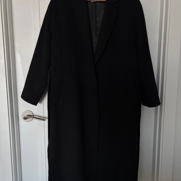 어나더라운지 코트 판매 