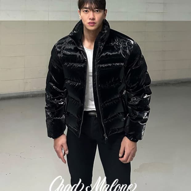 [새상품] 1) 볼란테 차드말론 하이 글로시 덕다운 패딩