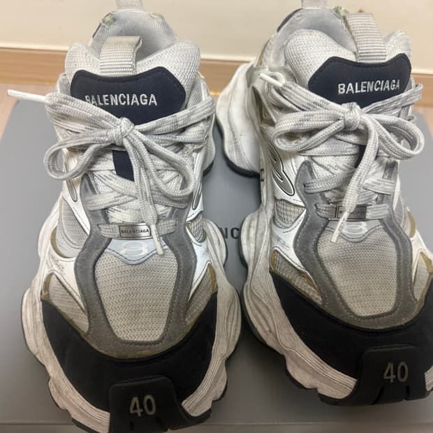 발렌시아가 카고스니커즈 40
