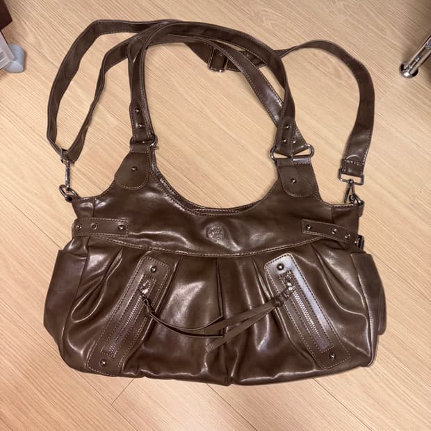 1회착용) 일리고 엠버 버클 숄더 백 베이지