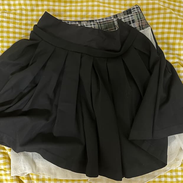 레이어드 플리츠 스커트