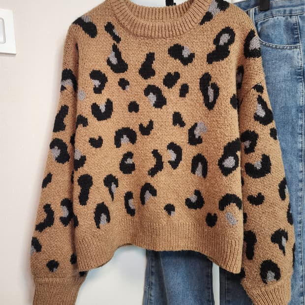 레오파드 패턴 여성 니트티