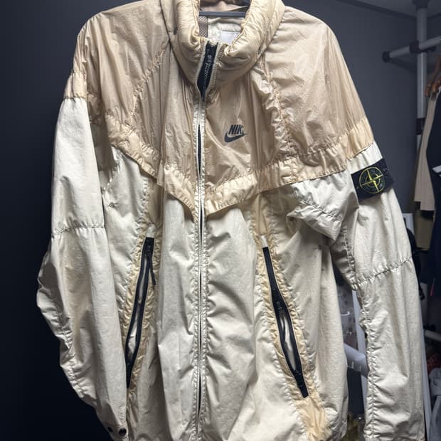 스톤아일랜드 나이키 멤브라나 베이지 S(100)