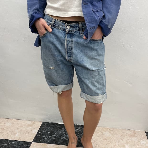 Levis 501 cut-off shorts