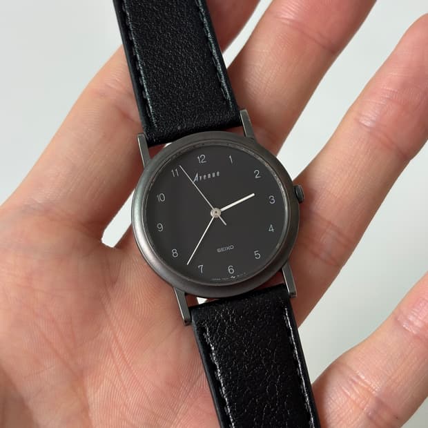 1980s Avenue Black Quartz