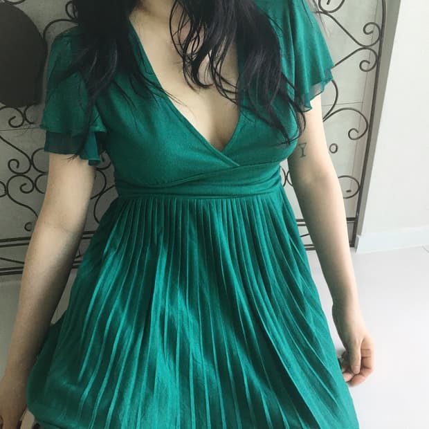 deep v pleated top
