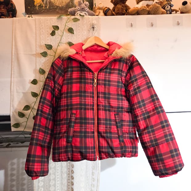 리버시블 레드 체크 키치 패딩