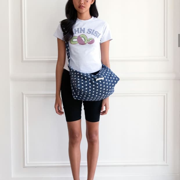 리퍼브상품) 얀시시 필로우 보트백(M) 스타 네이비