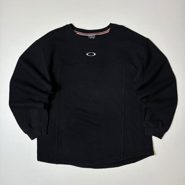 오클리 빈티지 소프트웨어 블랙 센터 로고 맨투맨 PN8863